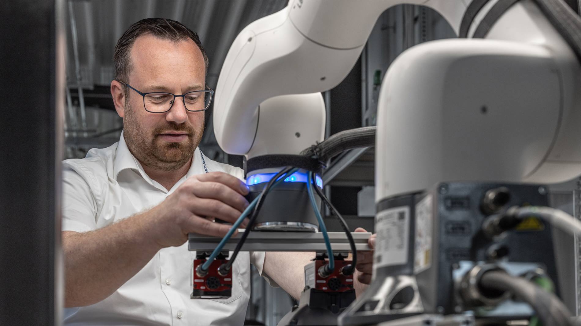 Mensch und LBR iisy prüfen Codes