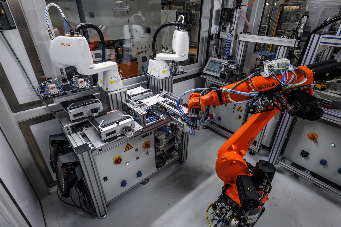 Prozesseinhausung in der Batteriezellproduktion am KIT Karlsruher Institut für Technologie 