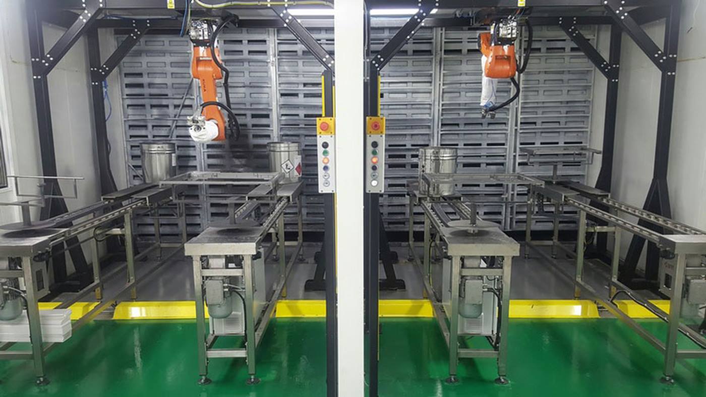 Le robot de peinture KR AGILUS EX, monté de manière suspendue, convainc par sa précision, sa vitesse et sa fiabilité.